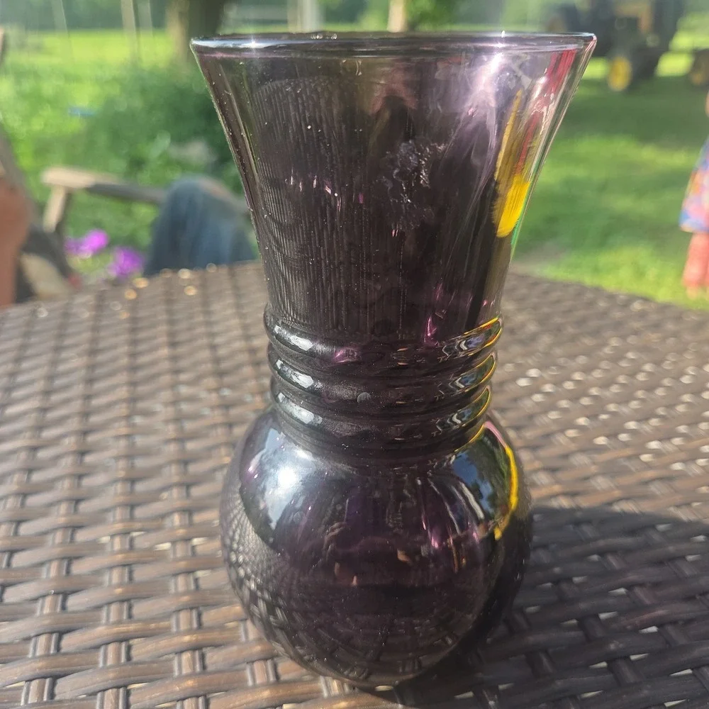 Vintage Indiana Glass Vase Purple Amethyst Plum Swirl W/Center Rings ~6.5